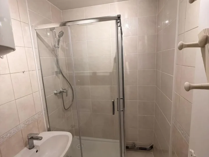 Rénovation complète d'une salle de bain avec douche